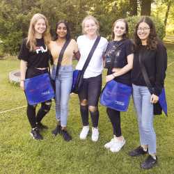 Willkommens-Geschenk für die Internatsschüler Willkommens-Geschenk für die Internatsschüler