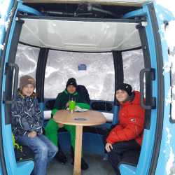 Wintersport auf Skiern, Schlitten und Kufen Wintersport auf Skiern, Schlitten und Kufen