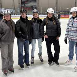 Wintersport auf Skiern, Schlitten und Kufen Wintersport auf Skiern, Schlitten und Kufen