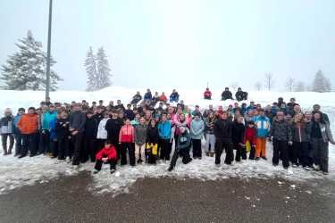 Wintersport auf Skiern, Schlitten und Kufen Wintersport auf Skiern, Schlitten und Kufen