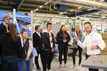 Wirtschaftsgymnasiasten erhalten bei Waldmann Einblicke in SAP-Software Wirtschaftsgymnasiasten erhalten bei Waldmann Einblicke in SAP-Software