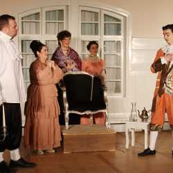 Zinzendorf-Theater-Ensemble begeistert mit Moliére-Komödie Zinzendorf-Theater-Ensemble begeistert mit Moliére-Komödie