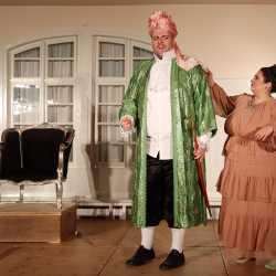 Zinzendorf-Theater-Ensemble begeistert mit Moliére-Komödie Zinzendorf-Theater-Ensemble begeistert mit Moliére-Komödie