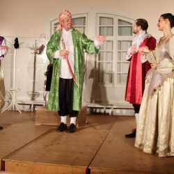 Zinzendorf-Theater-Ensemble begeistert mit Moliére-Komödie Zinzendorf-Theater-Ensemble begeistert mit Moliére-Komödie