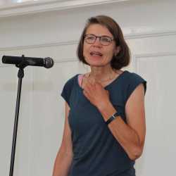 Zinzendorfschulen nehmen Abschied von Fachschul-Leiterin Zinzendorfschulen nehmen Abschied von Fachschul-Leiterin