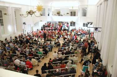 Zinzendorfschulen nehmen viele Impulse auf - Jahresbericht 2024 Zinzendorfschulen nehmen viele Impulse auf - Jahresbericht 2024