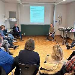 Zinzendorfschulen thematisieren Chancen und Risiken von Künstlicher Intelligenz Zinzendorfschulen thematisieren Chancen und Risiken von Künstlicher Intelligenz