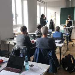 Zinzendorfschulen thematisieren Chancen und Risiken von Künstlicher Intelligenz Zinzendorfschulen thematisieren Chancen und Risiken von Künstlicher Intelligenz