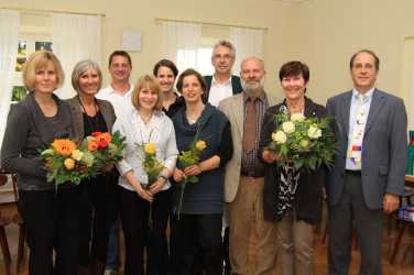 Zinzendorfschulen verabschieden neun Lehrer, Erzieherinnen und Referendarinnen Zinzendorfschulen verabschieden neun Lehrer, Erzieherinnen und Referendarinnen