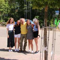 „zu FRIEDEN sein – Antlitz des Krieges, Gesichter des Friedens“ „zu FRIEDEN sein – Antlitz des Krieges, Gesichter des Friedens“