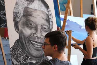 „zu FRIEDEN sein – Antlitz des Krieges, Gesichter des Friedens“ „zu FRIEDEN sein – Antlitz des Krieges, Gesichter des Friedens“