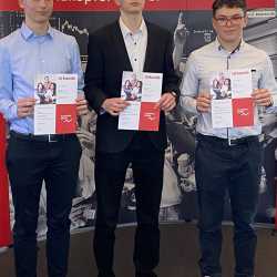 Zwei erste und ein zweiter Platz beim Planspiel Börse Zwei erste und ein zweiter Platz beim Planspiel Börse