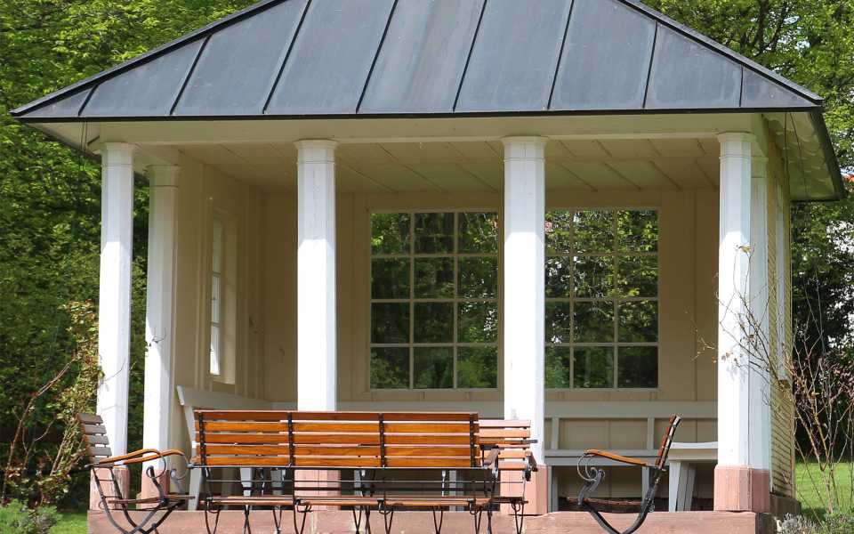 Schulbeitrag und Internatskosten