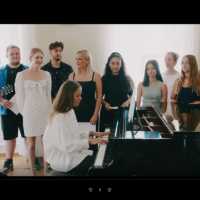 Angehende Erzieher*innen singen Segen Angehende Erzieher*innen singen Segen