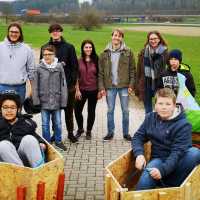 Teampraktikanten bauen Seifenkisten Teampraktikanten bauen Seifenkisten