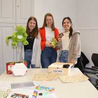 Angehende Erzieher*innen präsentieren ihre Teampraktika Angehende Erzieher*innen präsentieren ihre Teampraktika