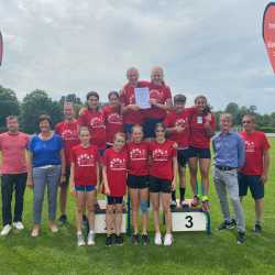 Vorderste Plätze für Leichtathleten der Zinzendorfschulen bei Jugend trainiert für Olympia