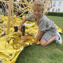 Zinzendorfschulen gestalten Kunstinstallation zum 50-jährigen Jubiläum der Gemeinde Königsfeld