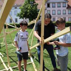 Zinzendorfschulen gestalten Kunstinstallation zum 50-jährigen Jubiläum der Gemeinde Königsfeld