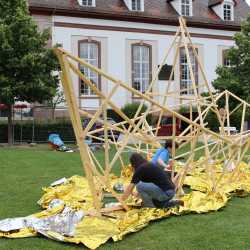 Zinzendorfschulen gestalten Kunstinstallation zum 50-jährigen Jubiläum der Gemeinde Königsfeld