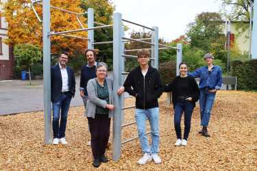 Neues Calisthenics-Gerät: Schülerinitiative bringt Bewegung auf den Schulhof