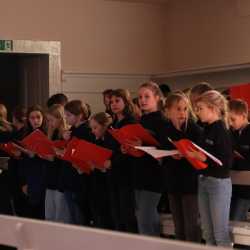 Biblisches Singspiel begeistert Publikum im Kirchensaal