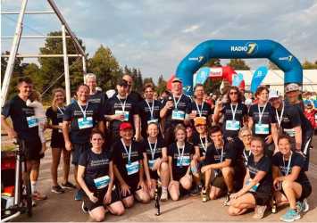 Teamgeist auf der Laufstrecke – Zinzendorfschulen beim Firmenlauf VS
