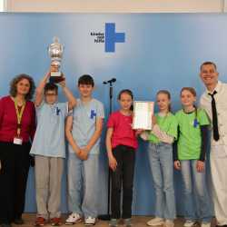     Ein unvergesslicher Vormittag: Gregor Hägele rockt die Zinzendorfschulen 