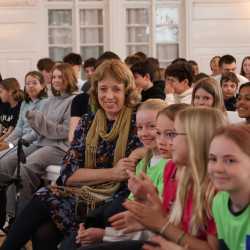     Ein unvergesslicher Vormittag: Gregor Hägele rockt die Zinzendorfschulen 