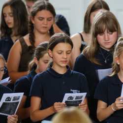 Kirchensaal wird zur Kulisse von Unterwelt und strahlenden Helden