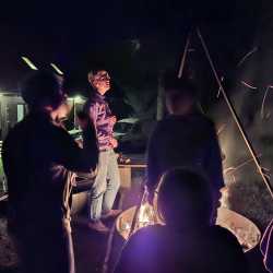 Hüttenwochenende: Drei Tage voller Lachen, Lagerfeuer und echter Gemeinschaft