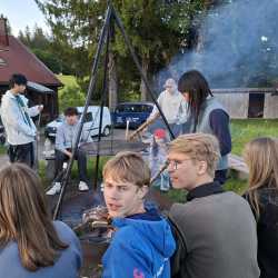 Hüttenwochenende: Drei Tage voller Lachen, Lagerfeuer und echter Gemeinschaft