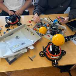 Zwischen Fußball und Fadenspiel: Ein bunter Mix aus Sport und Kreativität am zweiten Projekttag