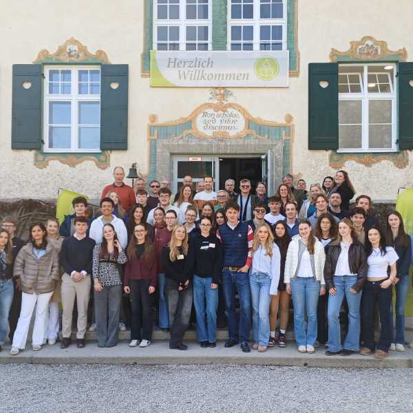 Internate im Dialog: Austausch über digitale Realität, Vapes und Zukunftsängste