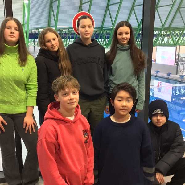 Jugend trainiert für Olympia: Schwimmer kommen in Freiburg auf den 3. Platz