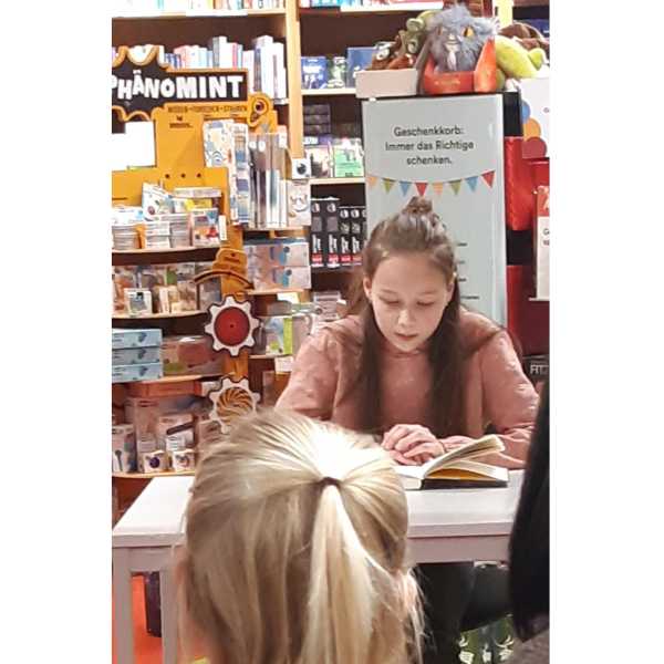 Zinzendorfschulen beim Vorlesewettbewerb eine Runde weiter