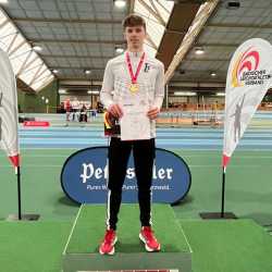 Lenny fliegt von einem sportlichen Erfolg zum nächsten