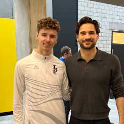 Lenny fliegt von einem sportlichen Erfolg zum nächsten