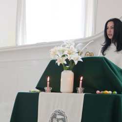 Gemeinsam Hoffnung feiern: Abgehende Jugend- und Heimerzieher*innen gestalten Oster-Gottesdienste