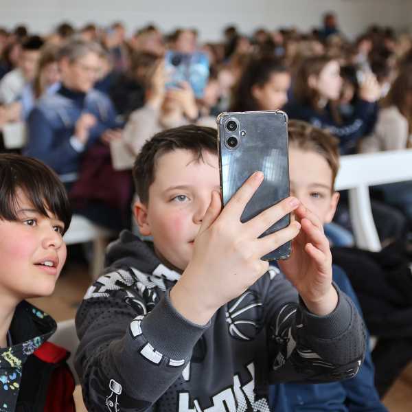 Gemeinsam Hoffnung feiern: Abgehende Jugend- und Heimerzieher*innen gestalten Oster-Gottesdienste