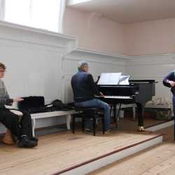 Gemeinsam Hoffnung feiern: Abgehende Jugend- und Heimerzieher*innen gestalten Oster-Gottesdienste