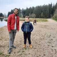 Neue Outdoor-Klasse der Carl-Orff-Schule hilft Kindern sehr - Angehender Erzieher unterstützt erfolgreiches Pilot-Projekt