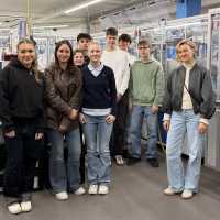 Berufsfachschüler*innen erfahren bei Schneider alles über Kuli & Co