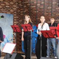 Schulfest der Zinzendorfschulen mit Blick in die Zukunft: Neue Sporthalle vorgestellt