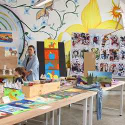 Schulfest der Zinzendorfschulen mit Blick in die Zukunft: Neue Sporthalle vorgestellt