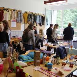 Schulfest der Zinzendorfschulen mit Blick in die Zukunft: Neue Sporthalle vorgestellt
