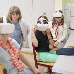 Schulfest der Zinzendorfschulen mit Blick in die Zukunft: Neue Sporthalle vorgestellt