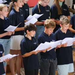 „Vorhang auf – Bühne frei!“: Sommerkonzert begeistert mit Musiktheater-Klassikern und besonderen Momenten