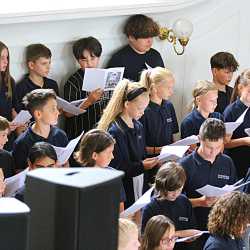 „Vorhang auf – Bühne frei!“: Sommerkonzert begeistert mit Musiktheater-Klassikern und besonderen Momenten
