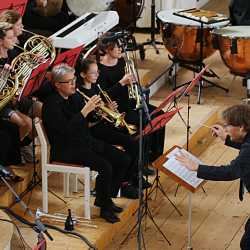 „Vorhang auf – Bühne frei!“: Sommerkonzert begeistert mit Musiktheater-Klassikern und besonderen Momenten